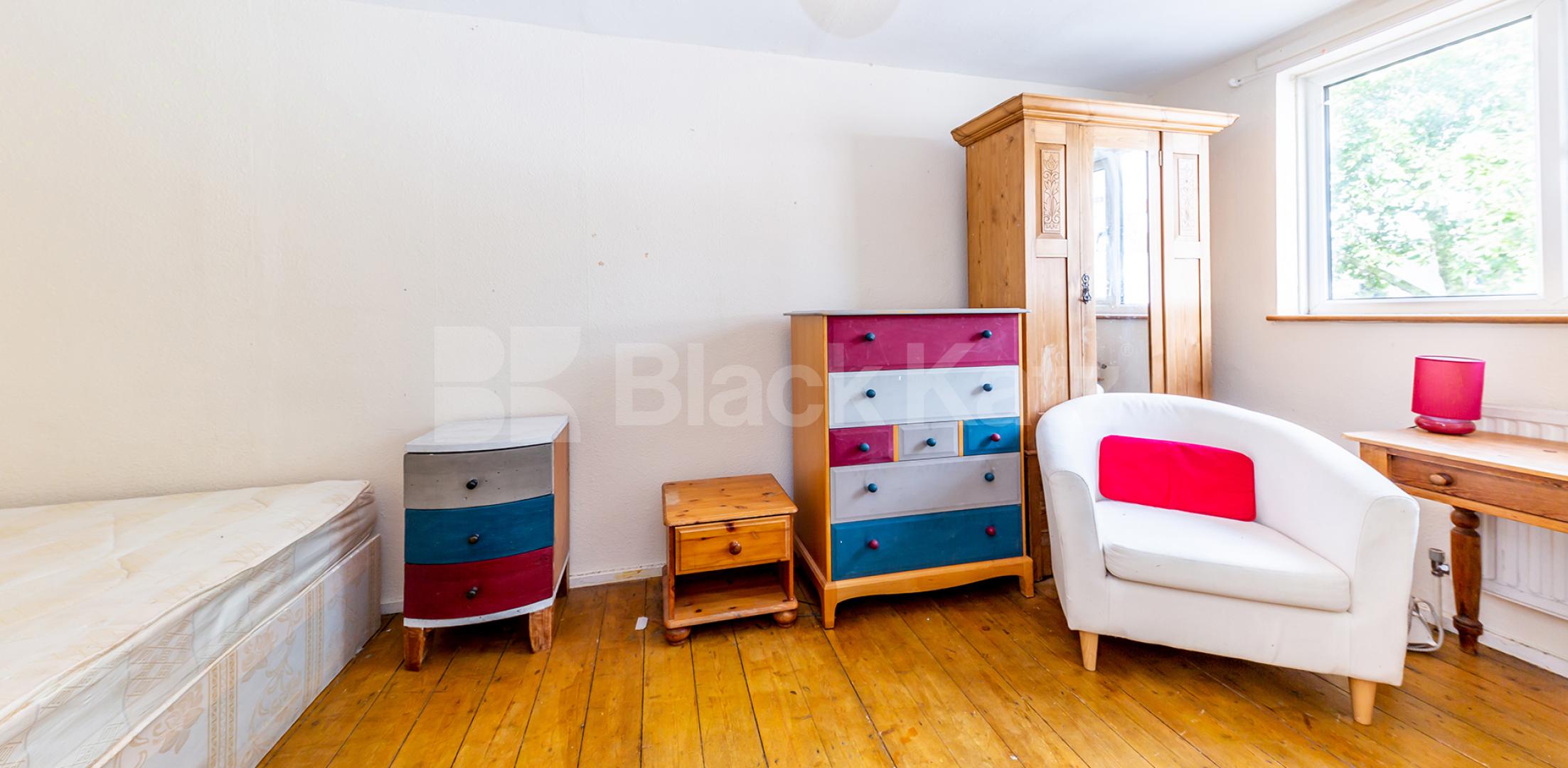 Spacious four double bedroom property with a garden Penderyn Way, Tufnell Park